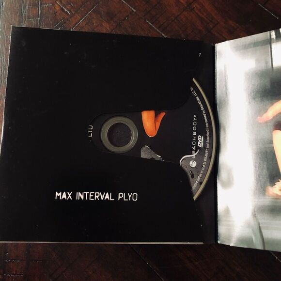 Beachbody Insanity Workout DVD Fitness 10-disc Set - Picture 12 of 14